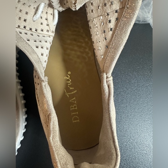 Diba True Poker Hand Rose Gold Sneakers size 10 - Picture 7 of 7